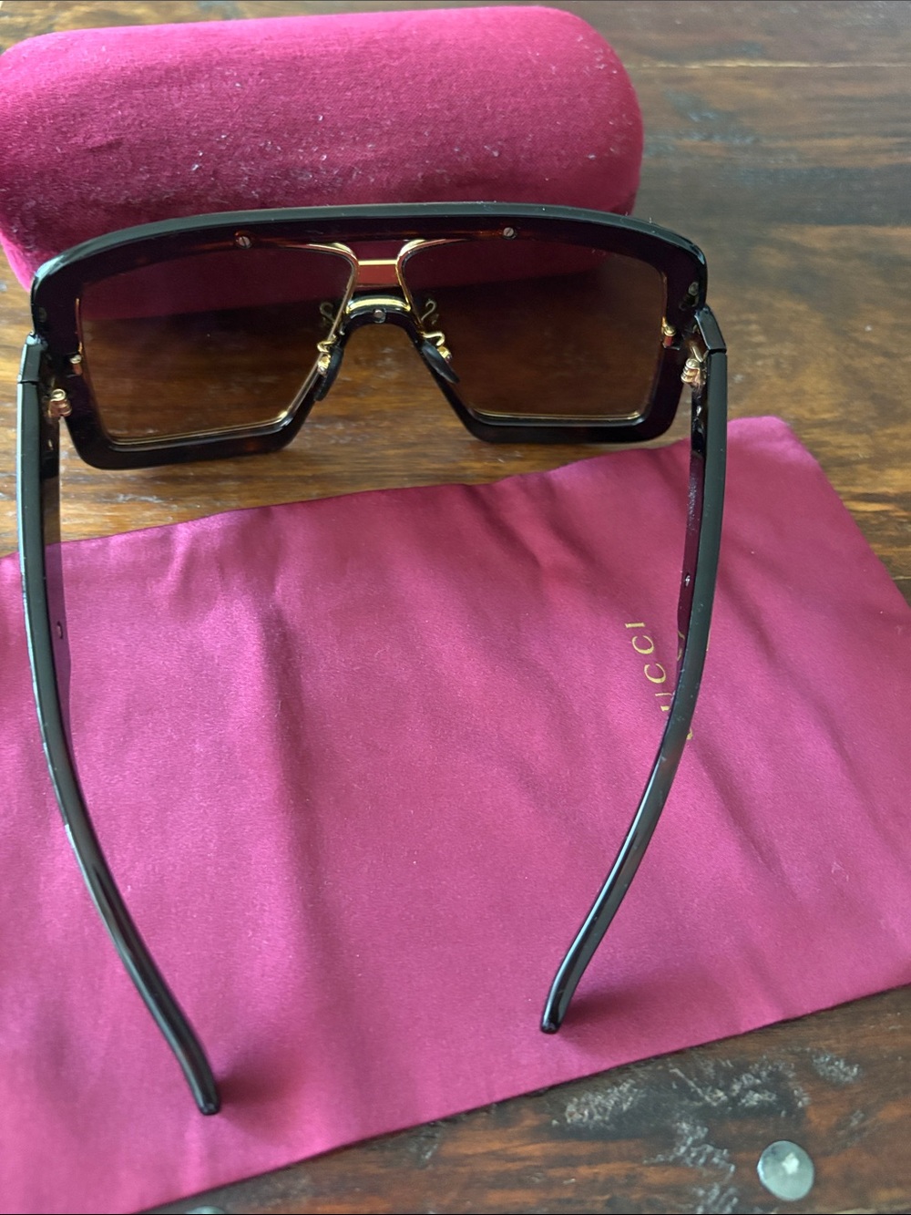 Gucci Oversize Tortoiseshell Frame Sunglasses with Gold Accents - Brown Lenses - Picture 7 of 7